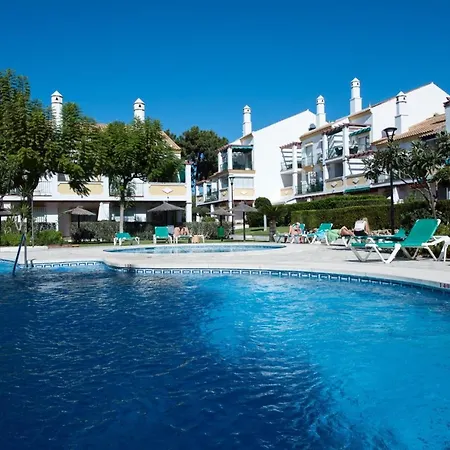 Apartment Spacious Flat With Pool In *