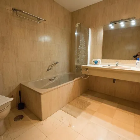 Apartment Spacious Flat With Pool In *